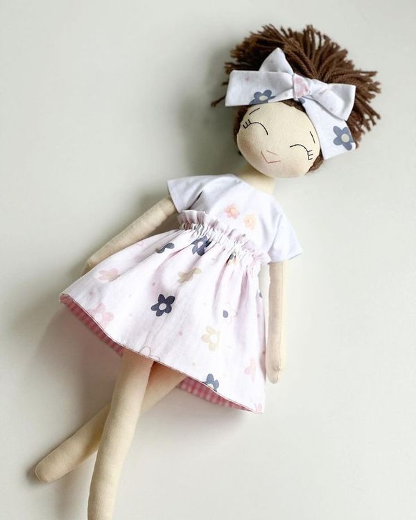 Muñeca de trapo artesanal